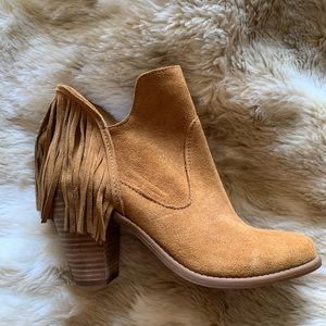NWOT Jessica Simpson Cognac Cecilia Booties